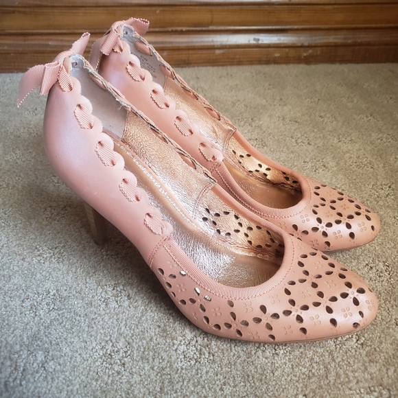 Miss Allbright Anthropologie Leather Ribbon Perforated Heels Size 8.5 - Picture 9 of 9
